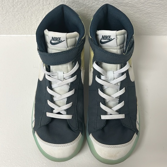 Girls Size 3 Nike Blazers - Picture 6 of 10